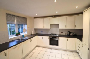 Spacious Bracknell Four Bedroom House